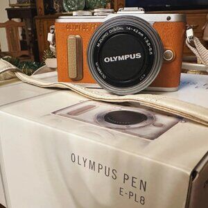 Olympus Pen Epl-8 + 14-42 Pancake Camera